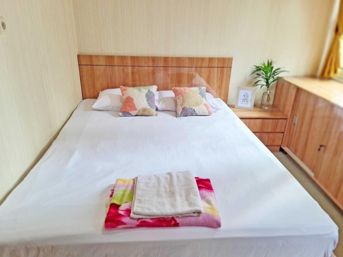 37 Guesthouse Jakarta Ngoại thất bức ảnh