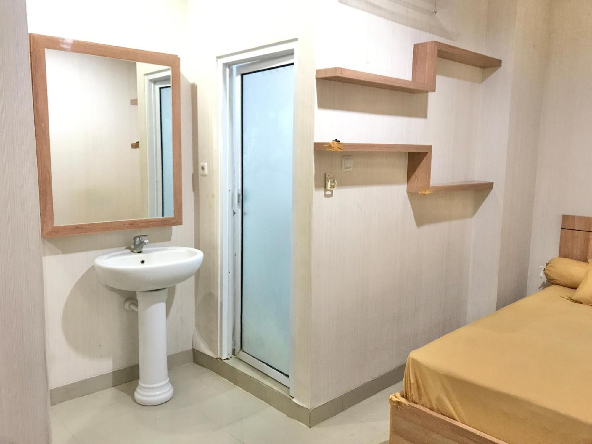 37 Guesthouse Jakarta Phòng bức ảnh
