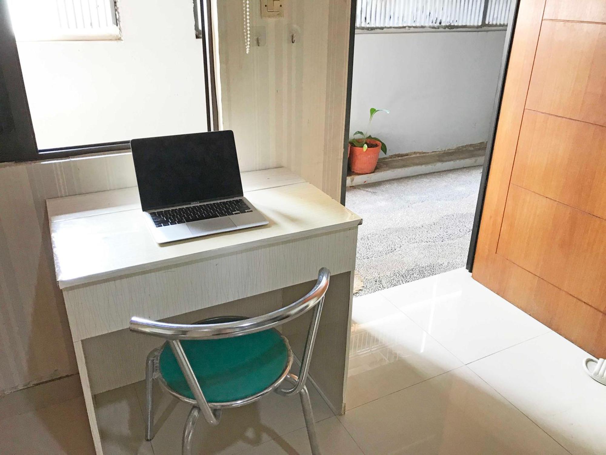 37 Guesthouse Jakarta Phòng bức ảnh